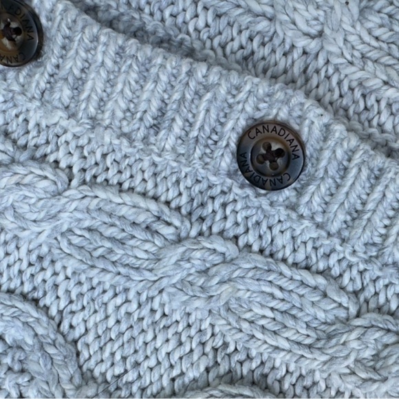 🌸3/$25🌸 Canadiana Kids Liht gray Cable Knit 3 Button Cardigan Sweater Size 4T - Picture 5 of 7